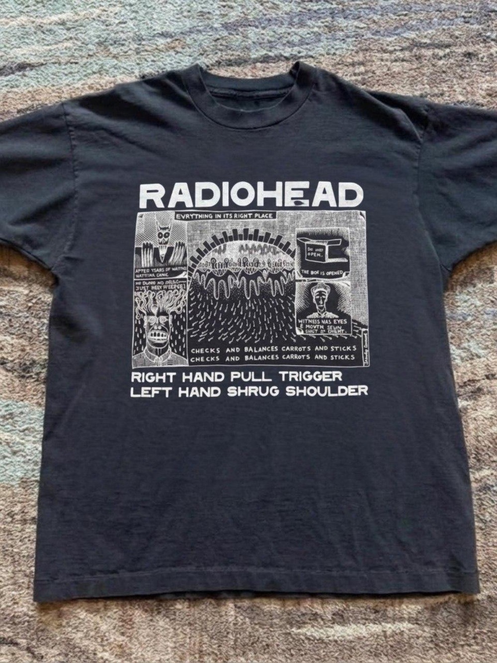 Gildan Black Radiohead Short Sleeve Band Tee